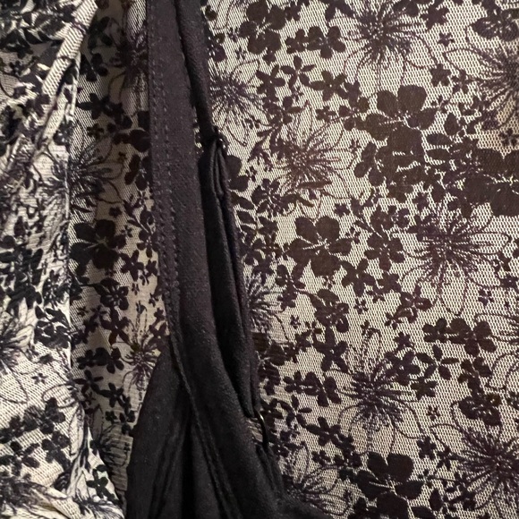 Women’s INC International Concept Black & White Blouse Size L - Picture 9 of 16